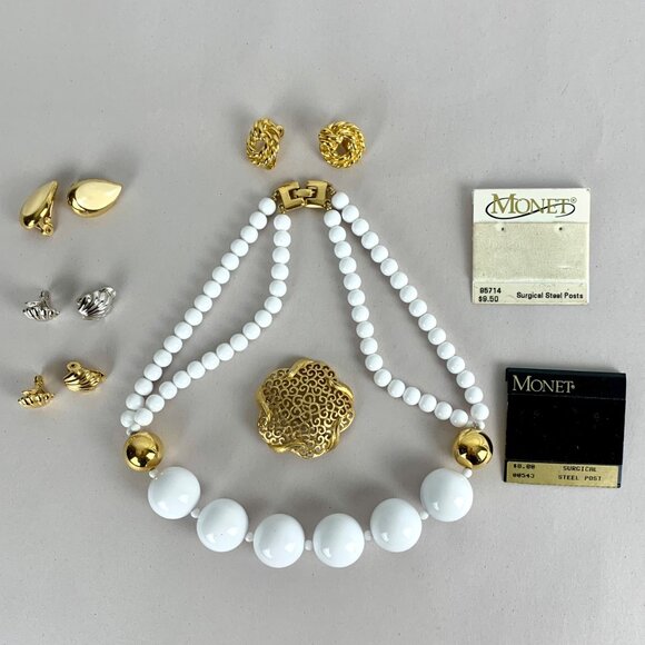 Set of 6 MONET Jewelry 4 Earrings, 1 Necklace In Gold & White Beads, 1 Brooch - Picture 2 of 13